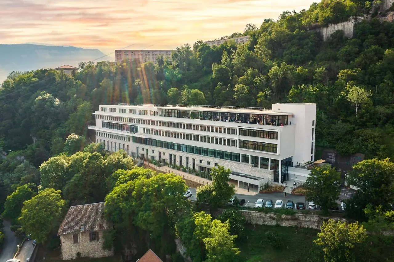 The Babel Community Hotel - Grenoble Bastille 0*,  France