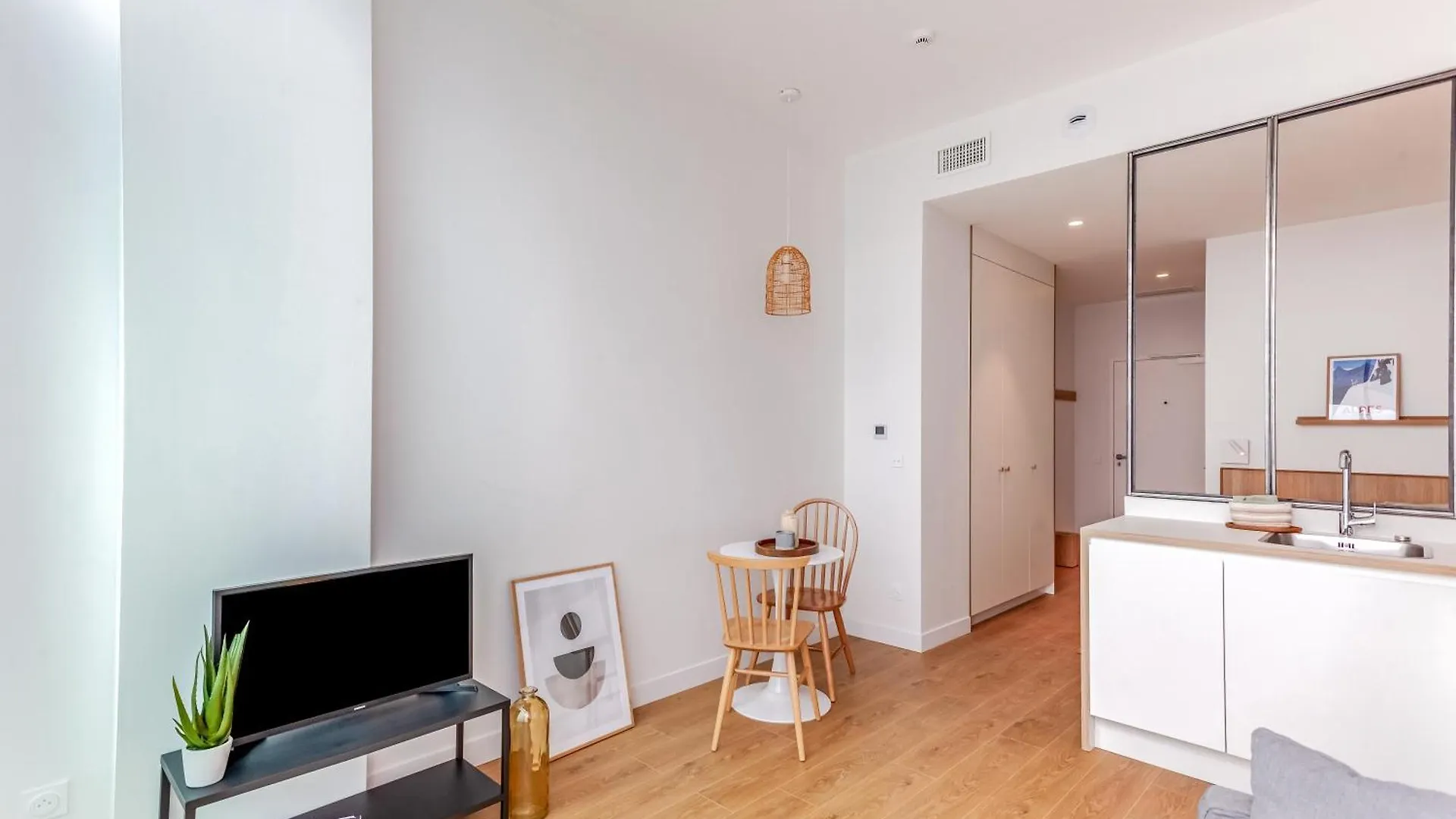 The Babel Community Hotel - Grenoble Bastille Aparthotel
