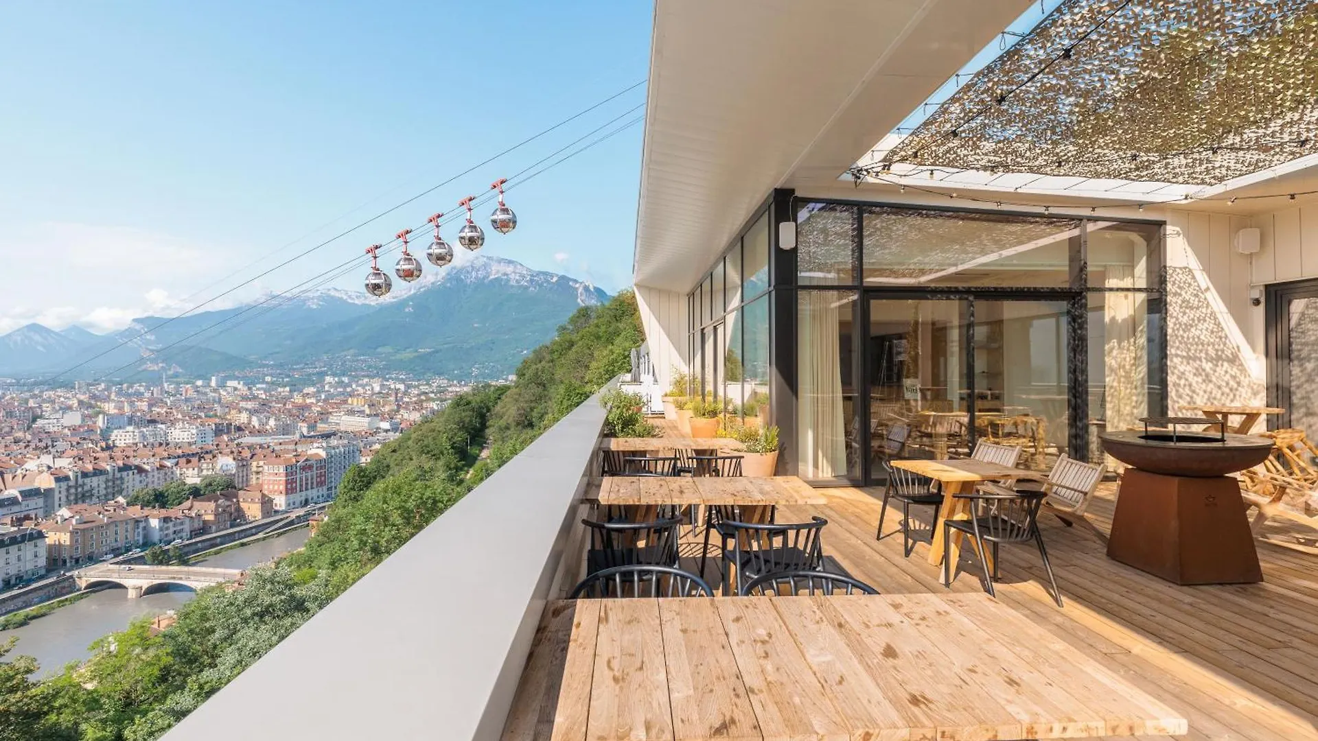The Babel Community Hotel - Grenoble Bastille Aparthotel