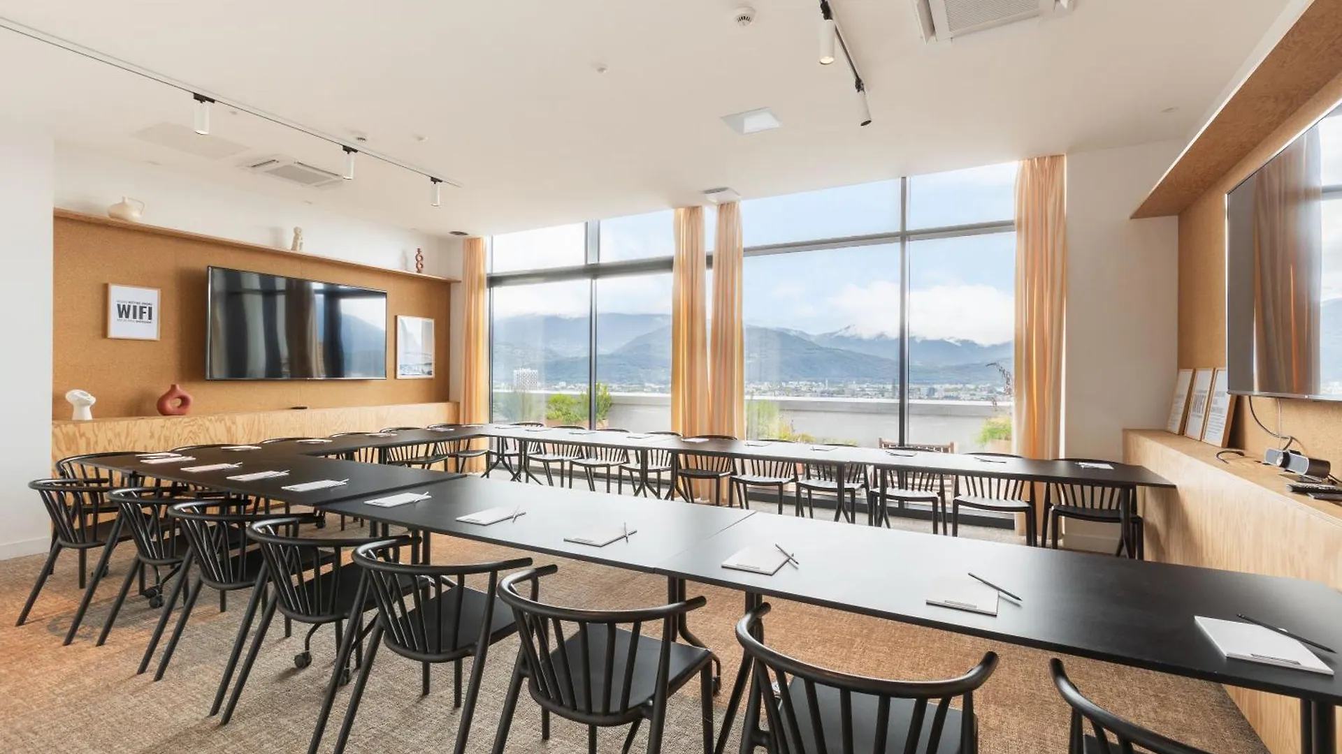The Babel Community Hotel - Grenoble Bastille